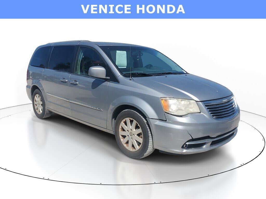 2015 CHRYSLER Town and Country