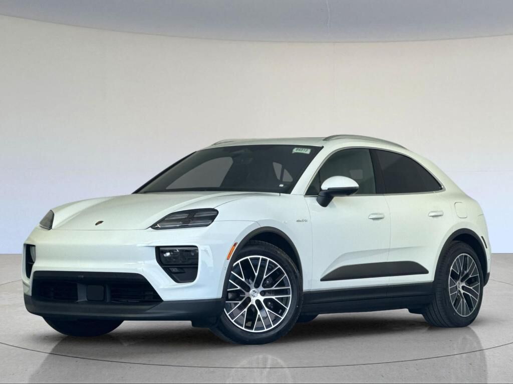 2026 PORSCHE Macan