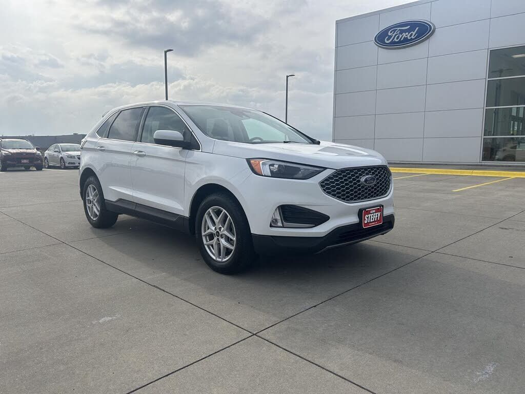 2023 FORD Edge