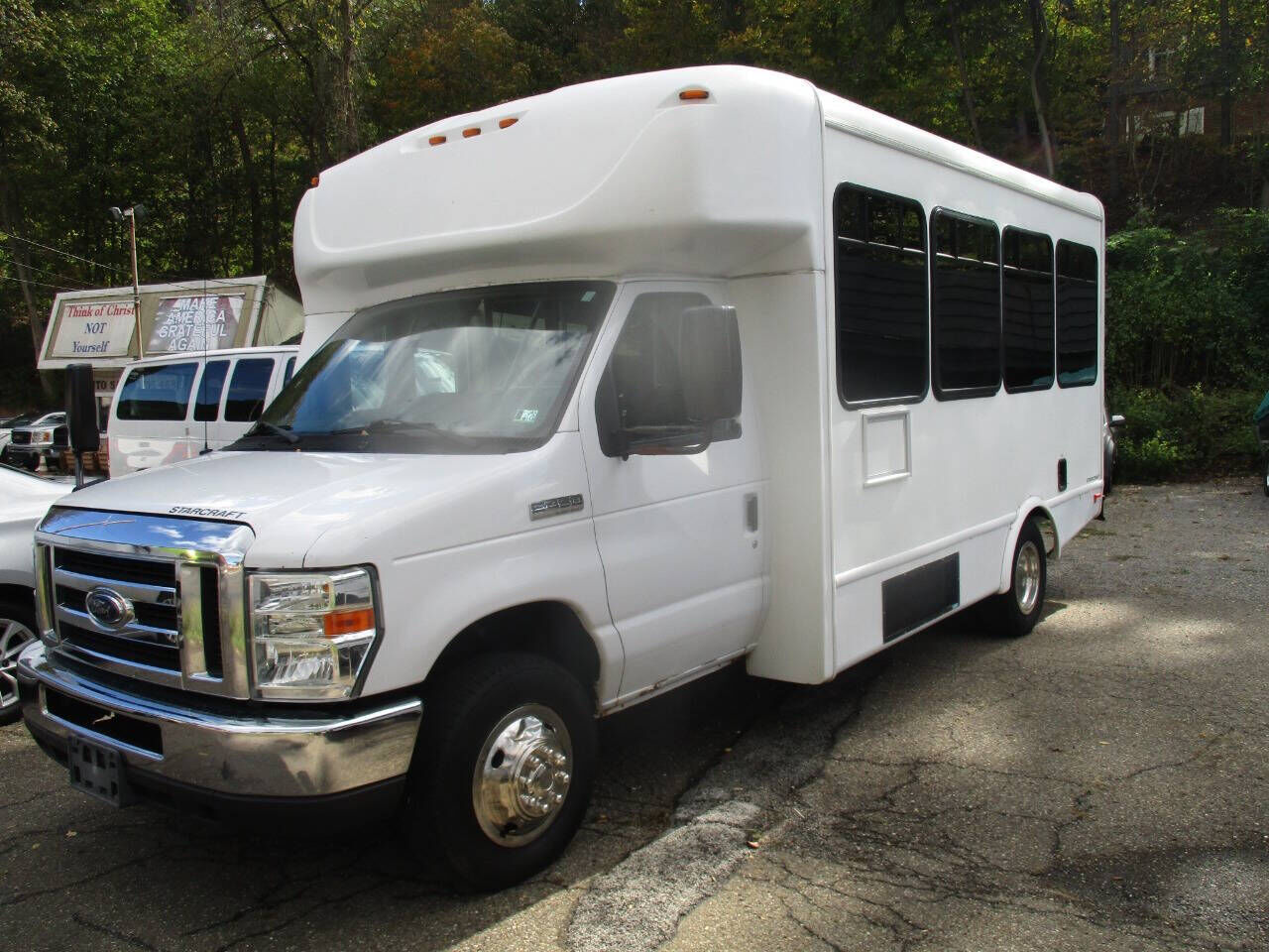 2017 FORD E-450