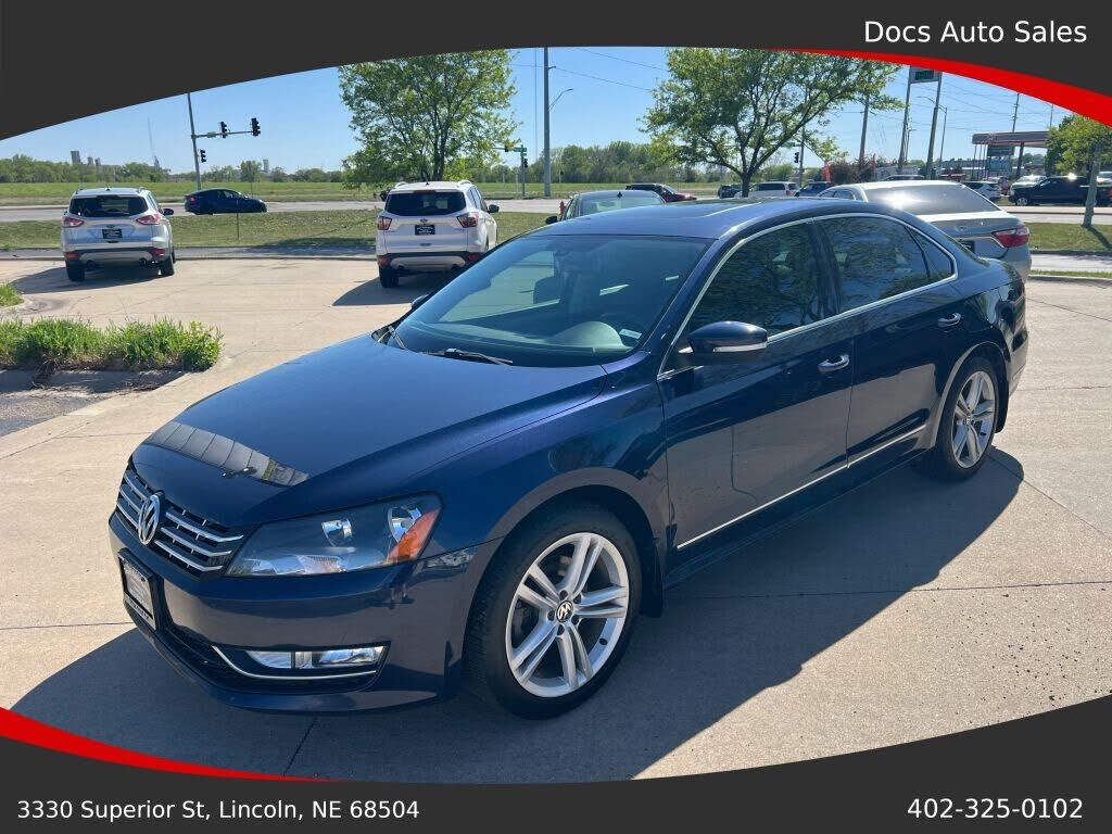 2013 VOLKSWAGEN Passat