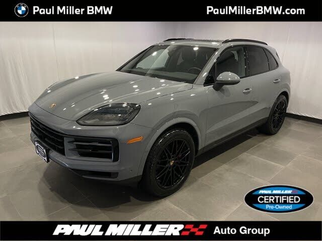 2024 PORSCHE Cayenne