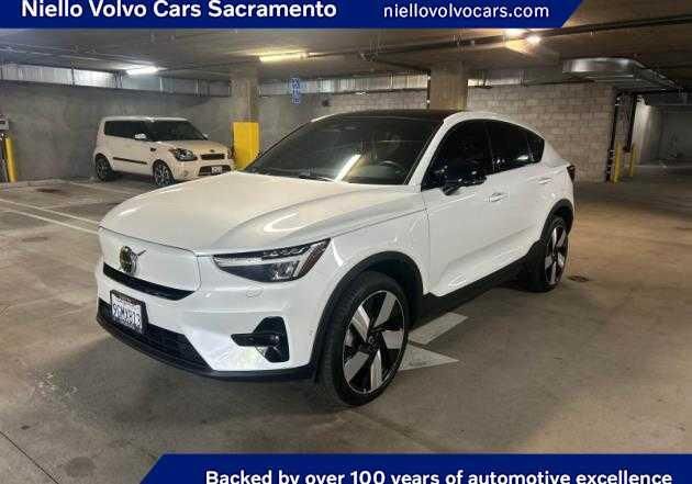 2023 VOLVO C40