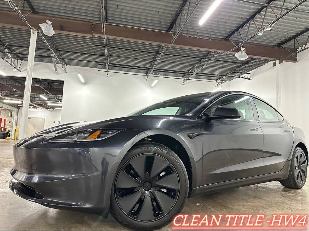 2025 TESLA Model 3