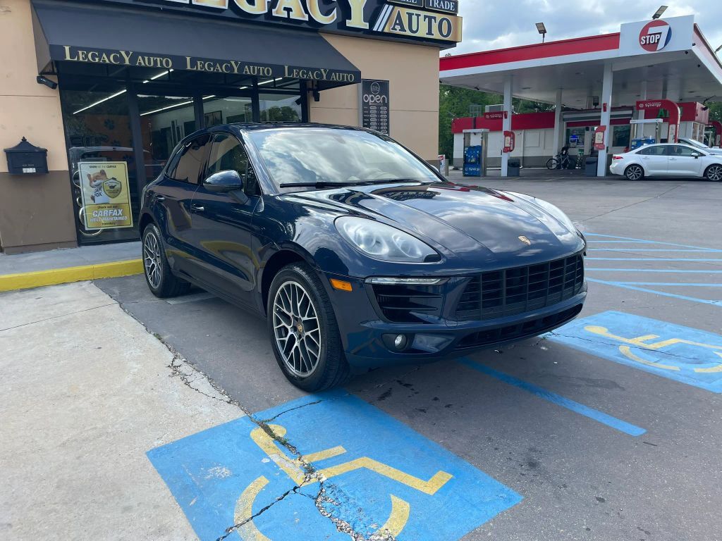 2016 PORSCHE Macan