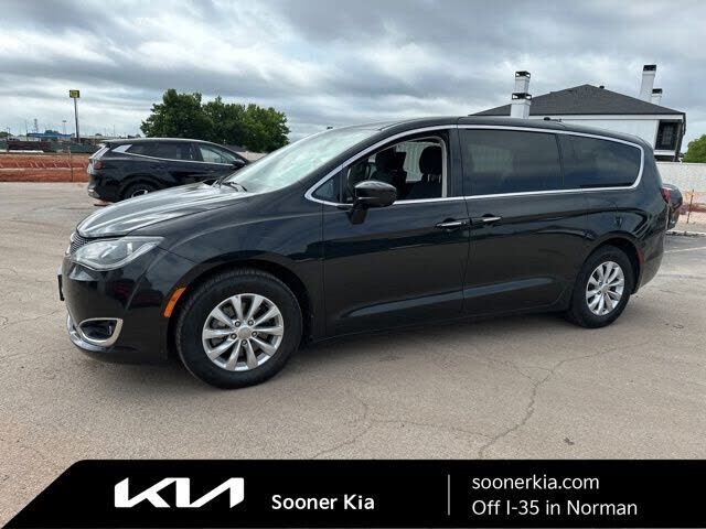 2019 CHRYSLER Pacifica
