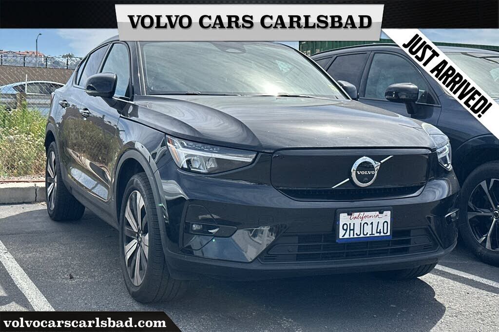 2023 VOLVO C40