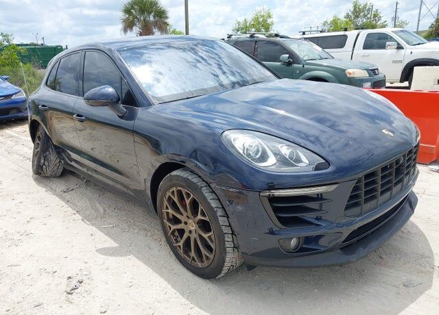 2017 PORSCHE Macan