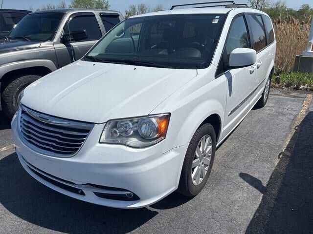 2016 CHRYSLER Town and Country
