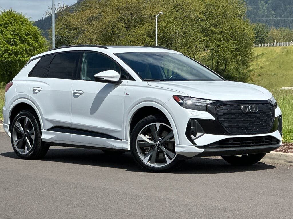 2024 AUDI Q4