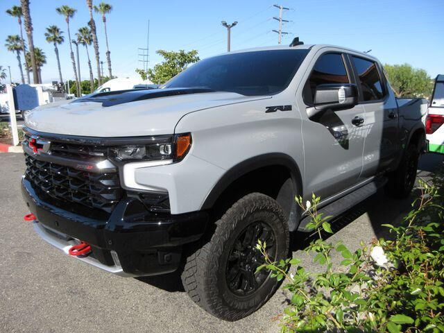 2025 CHEVROLET Silverado