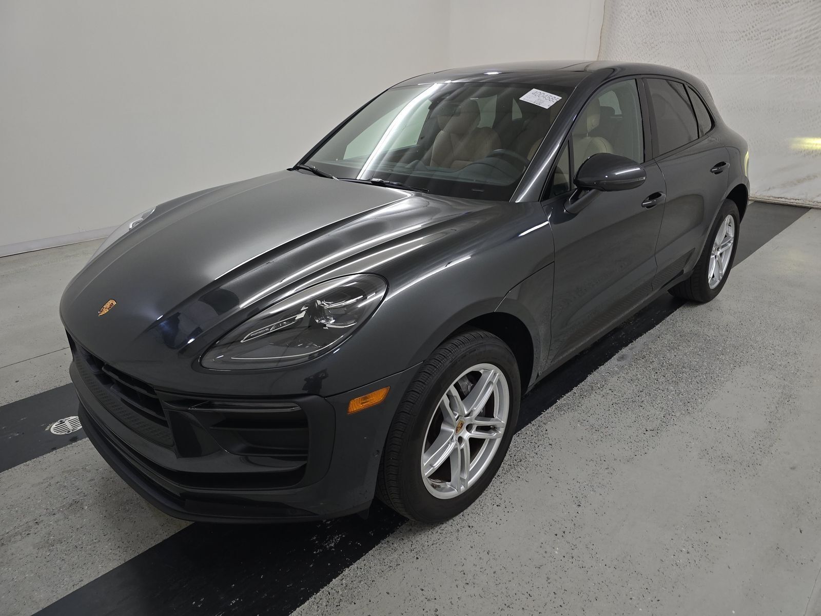 2023 PORSCHE Macan