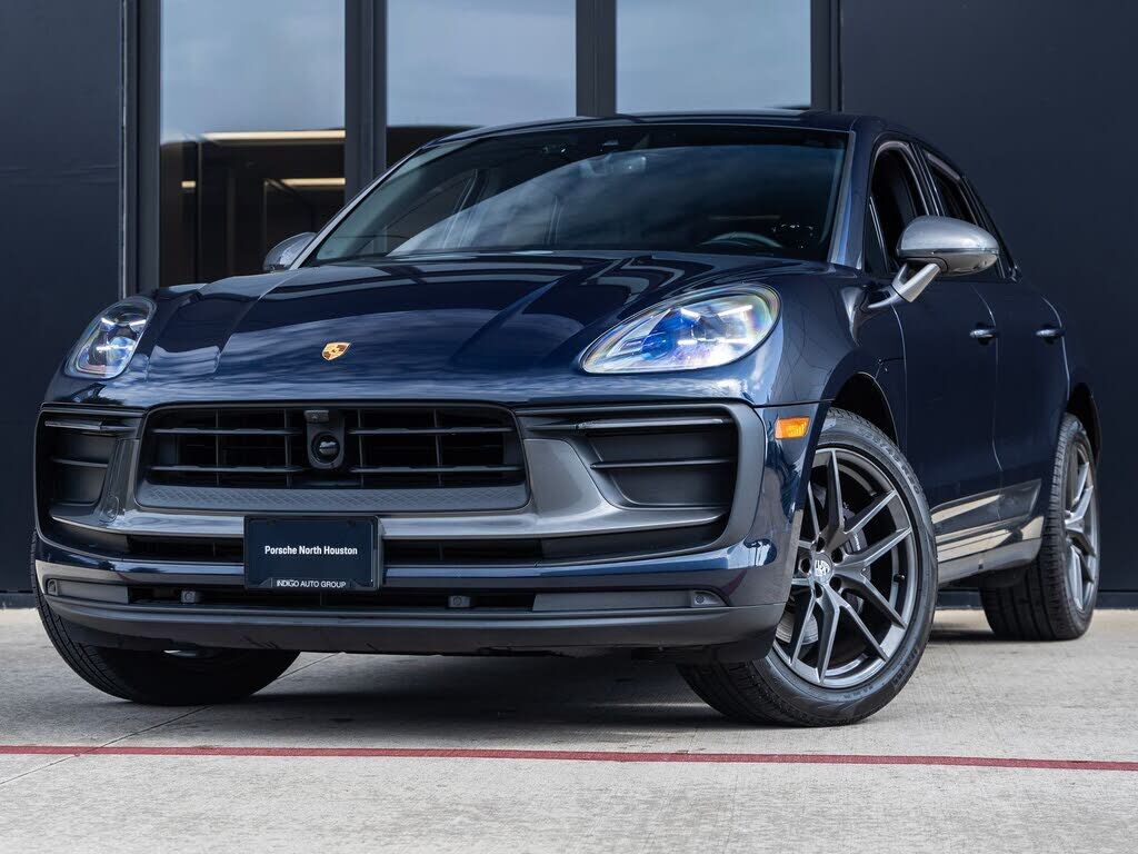 2023 PORSCHE Macan