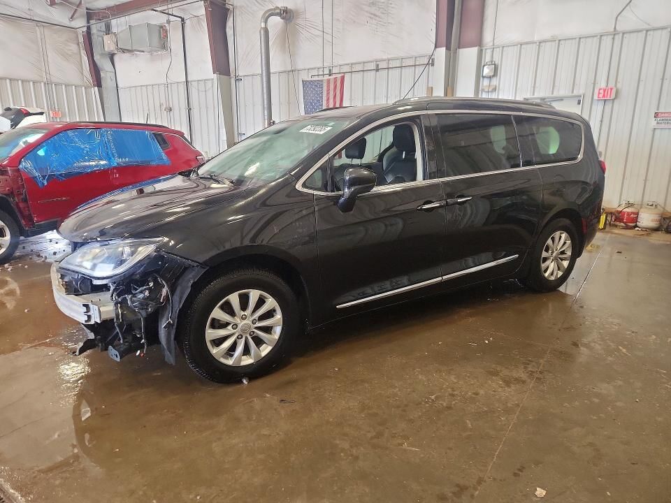 2019 CHRYSLER Pacifica