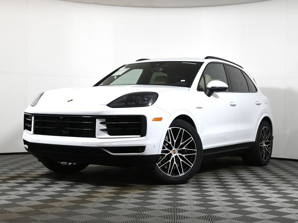 2026 PORSCHE Cayenne