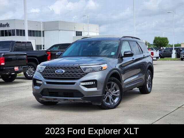 2023 FORD Explorer