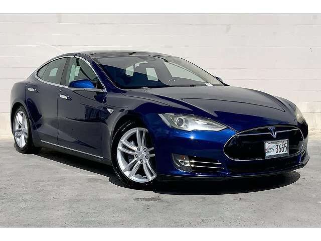 2015 TESLA Model S