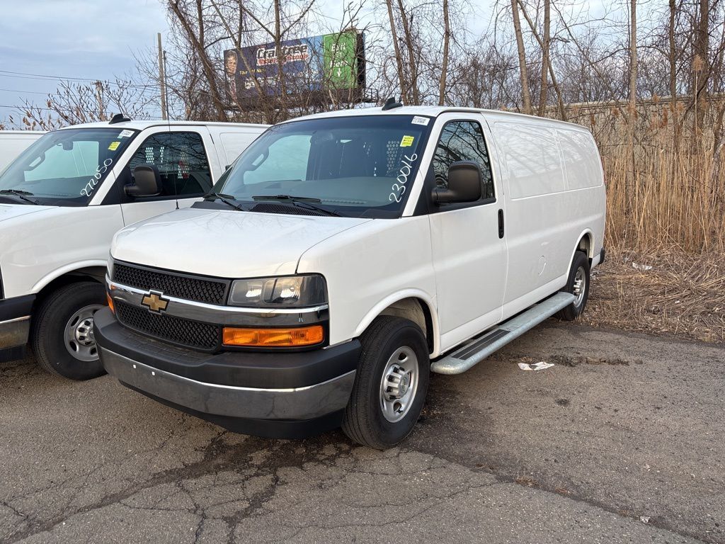 2024 CHEVROLET Express