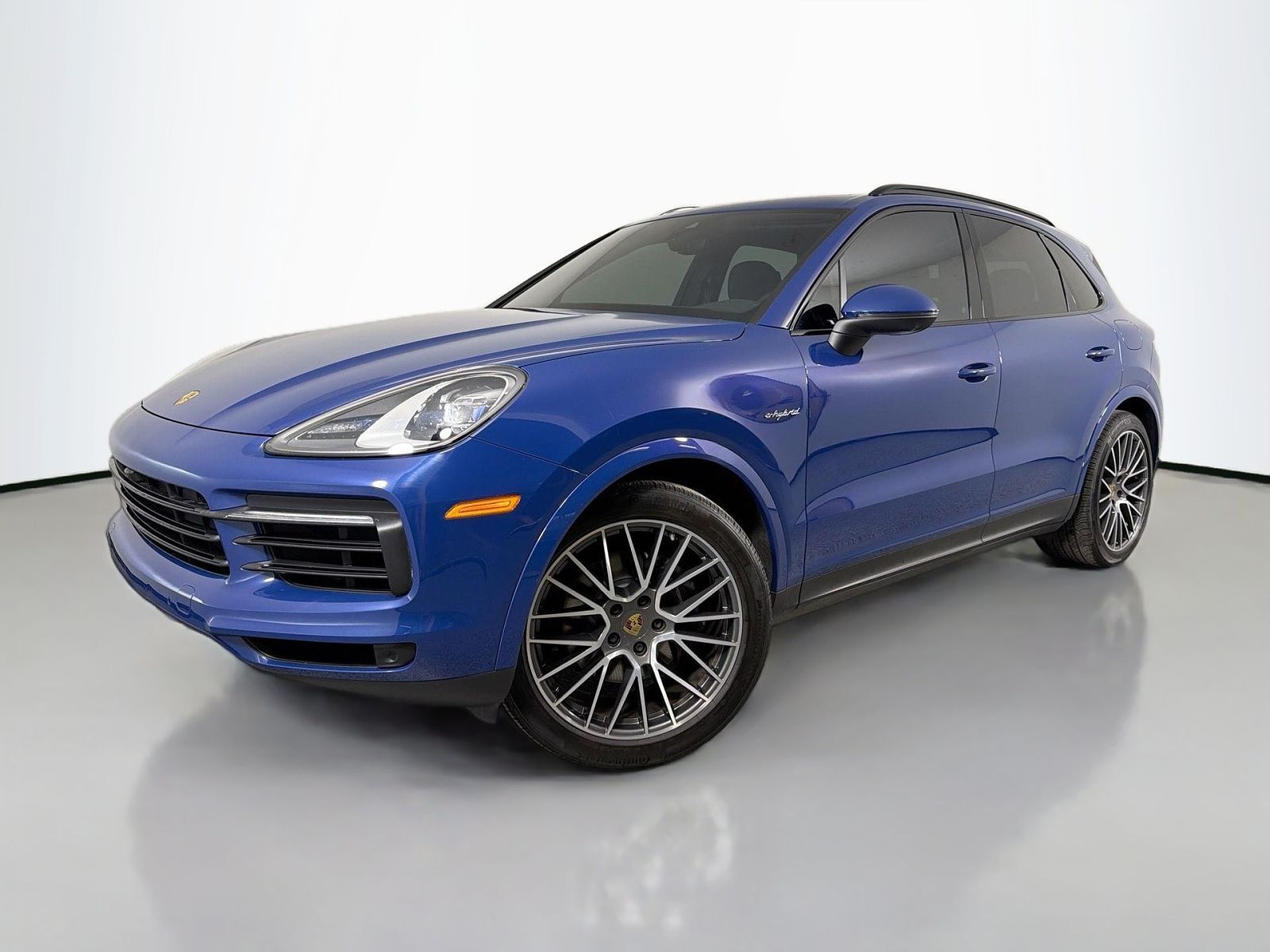 2022 PORSCHE Cayenne