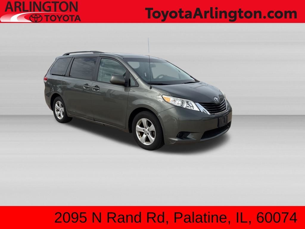 2012 TOYOTA Sienna