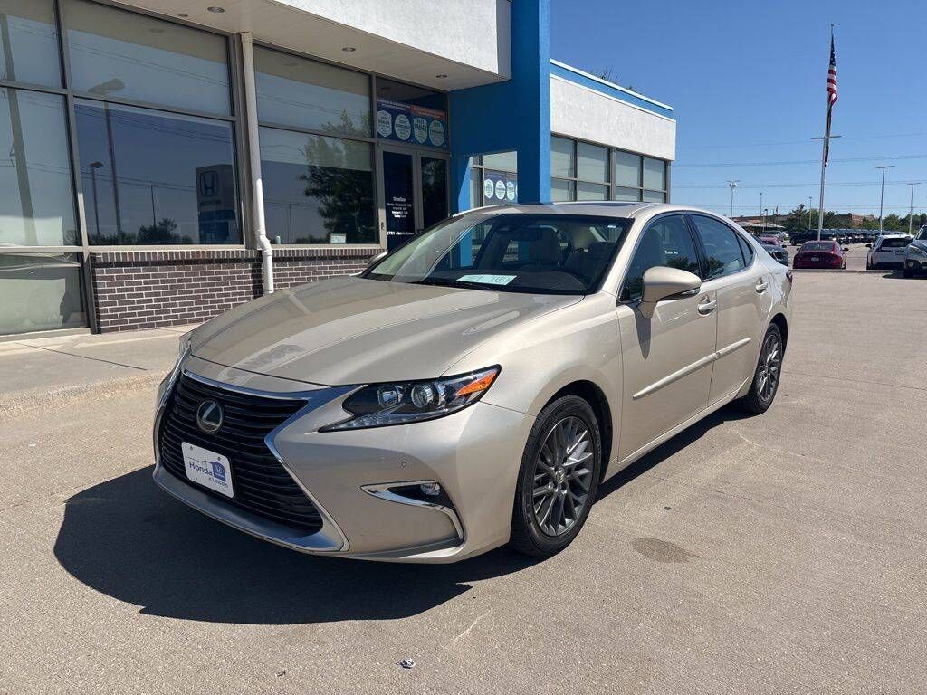 2018 LEXUS ES
