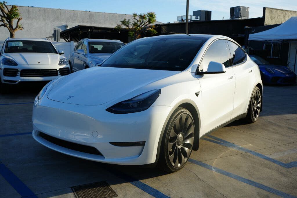 2023 TESLA Model Y