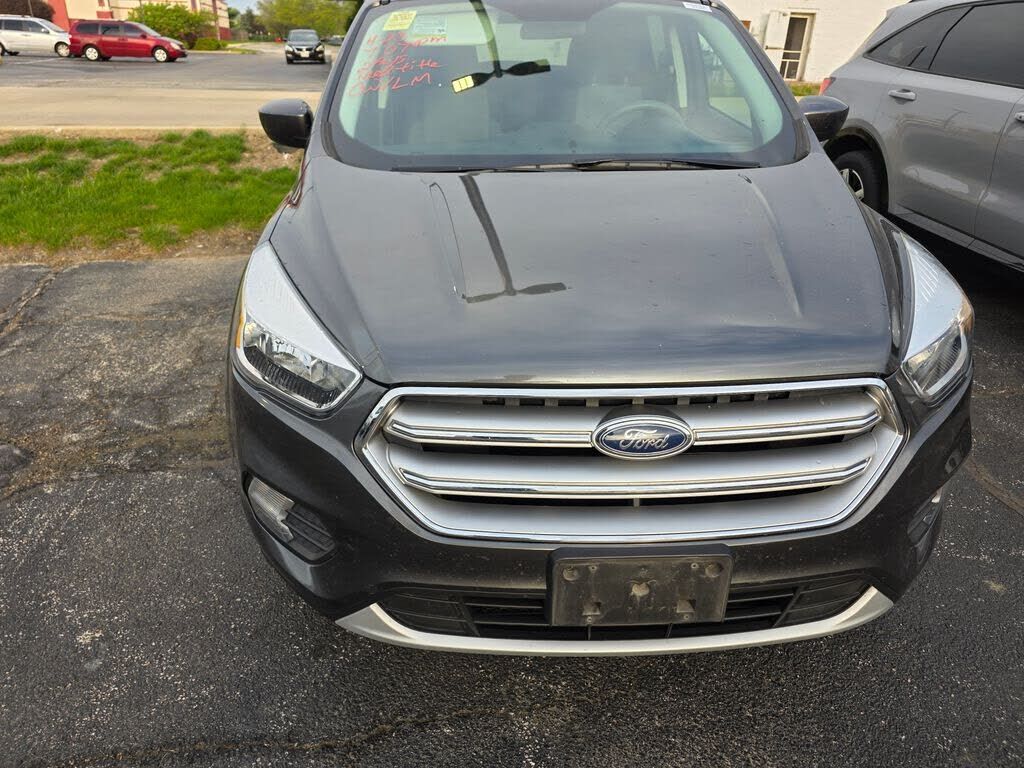 2017 FORD Escape