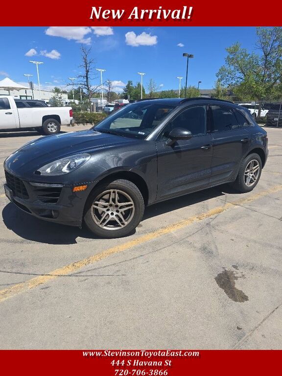 2017 PORSCHE Macan