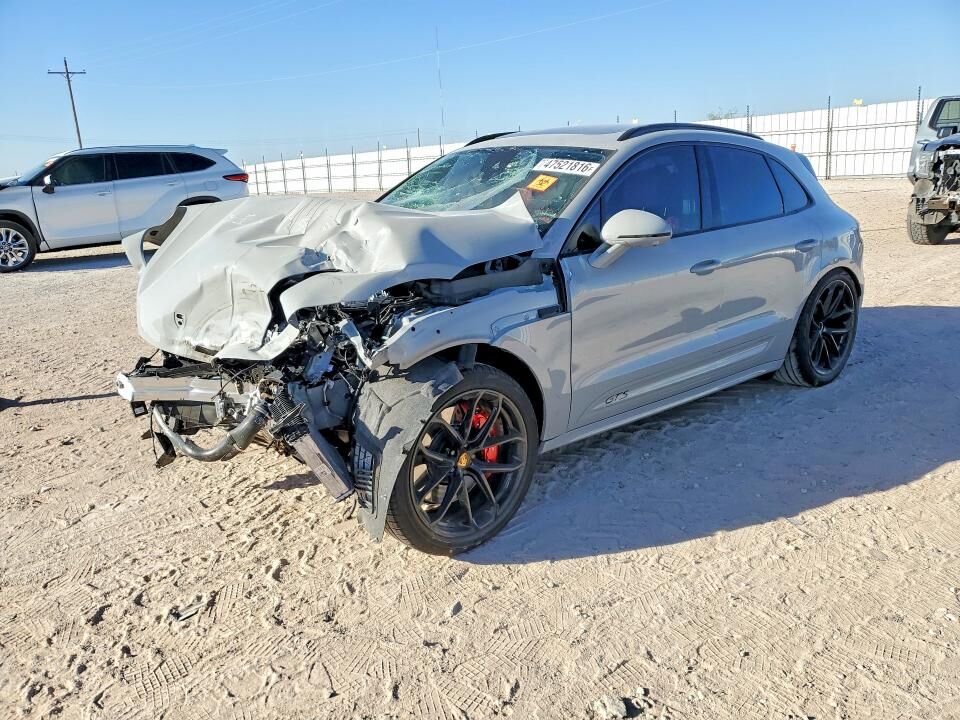 2026 PORSCHE Macan
