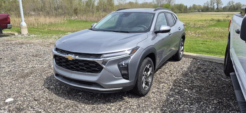 2025 CHEVROLET Trax