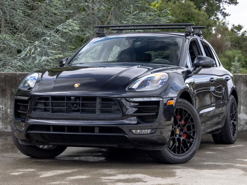 2018 PORSCHE Macan
