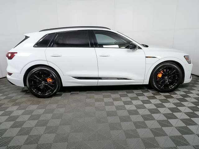 2023 AUDI e-tron