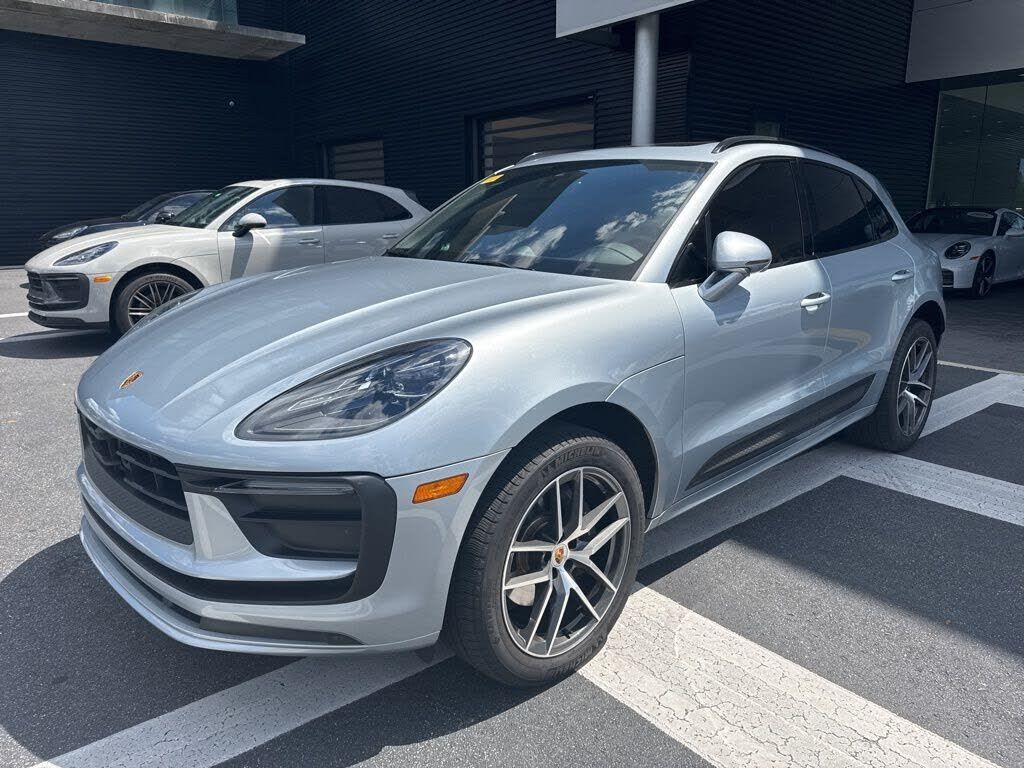 2023 PORSCHE Macan