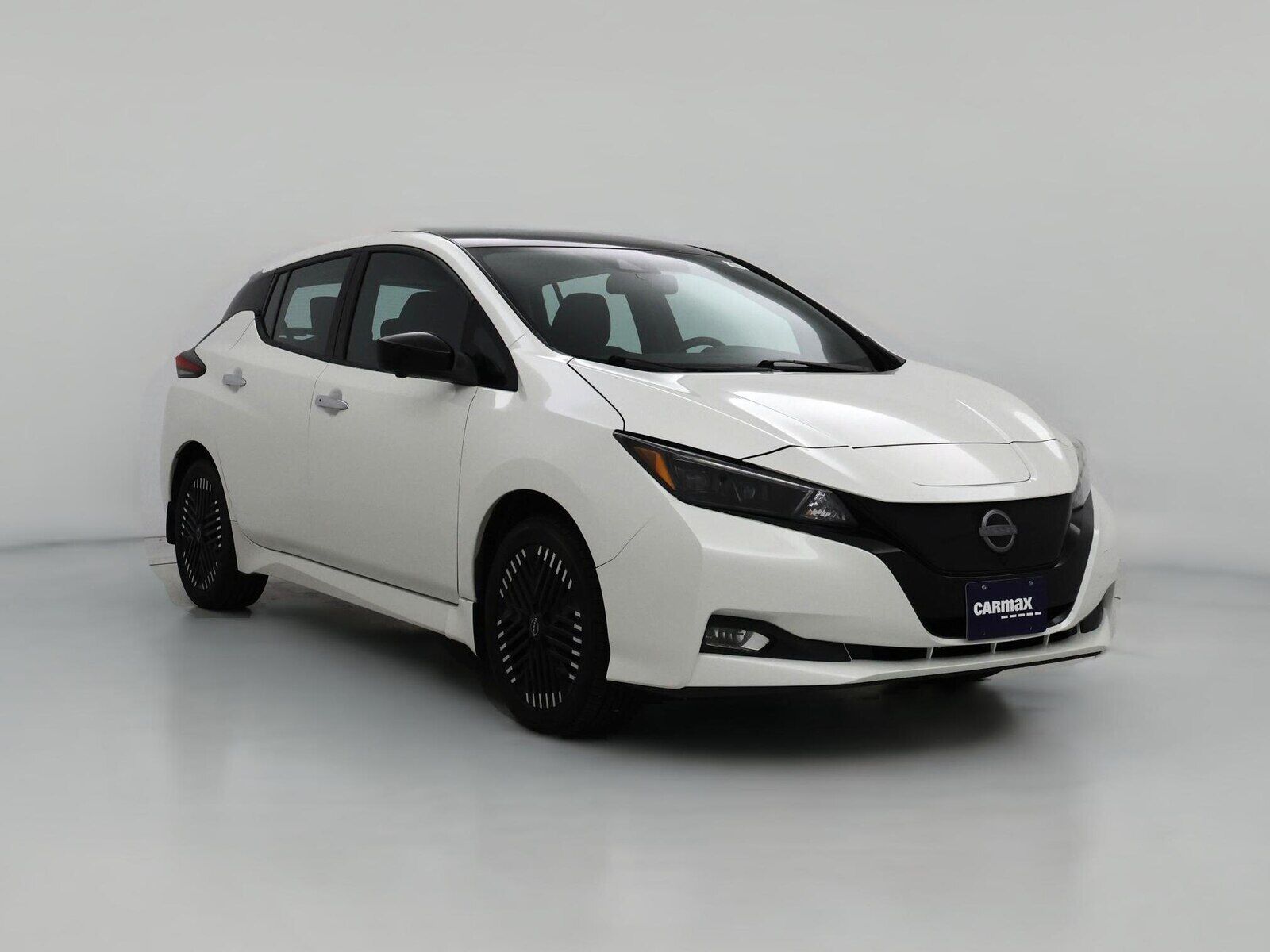 2023 NISSAN Leaf