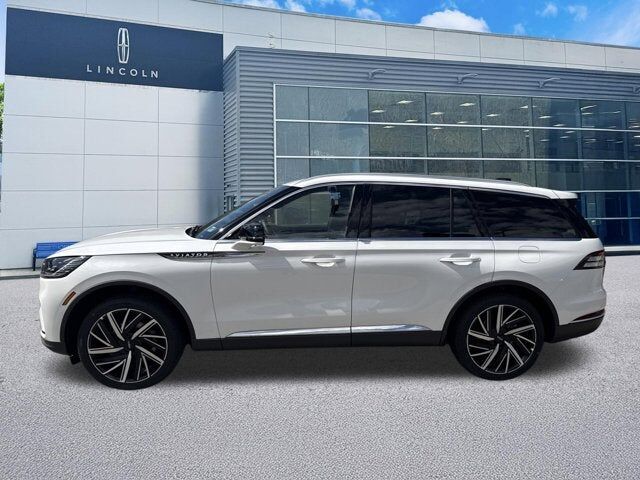 2026 LINCOLN Aviator