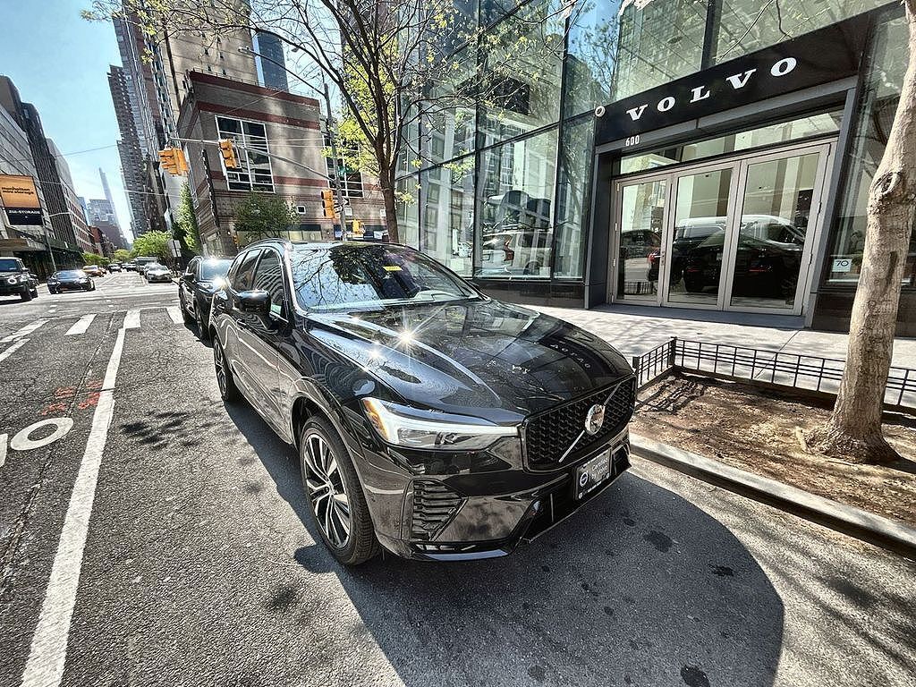 2024 VOLVO XC60