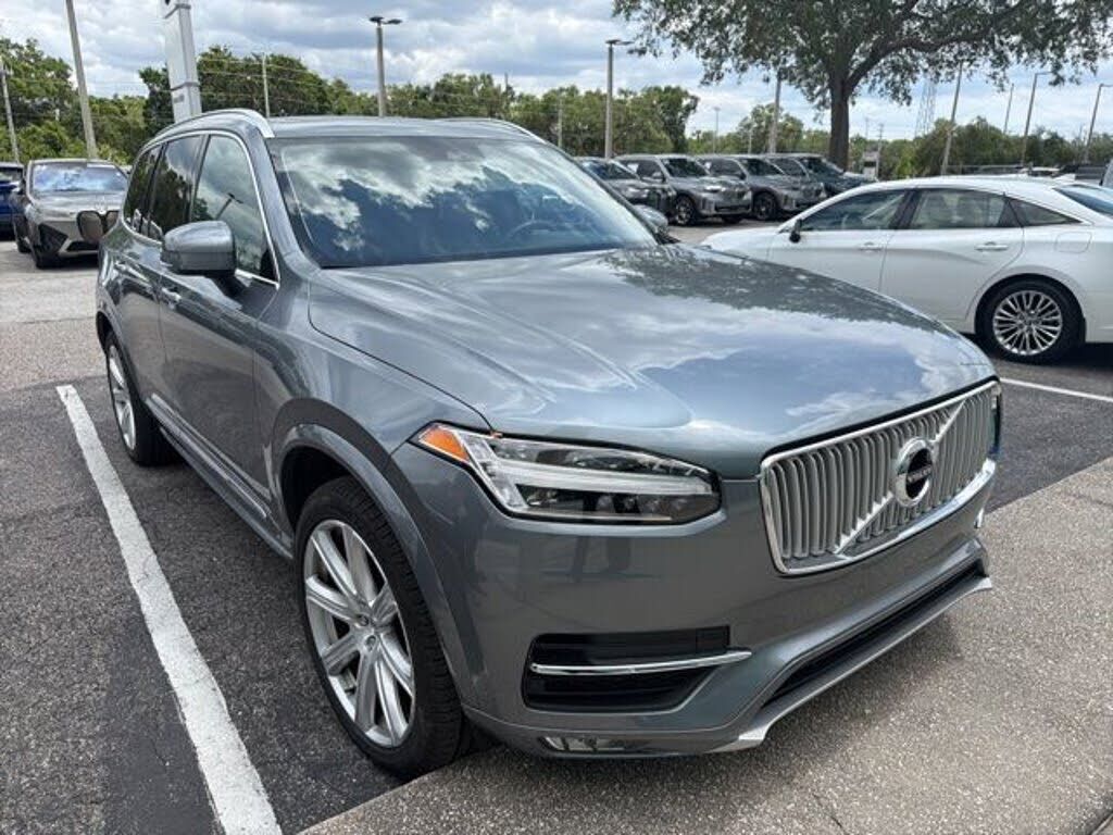 2019 VOLVO XC90