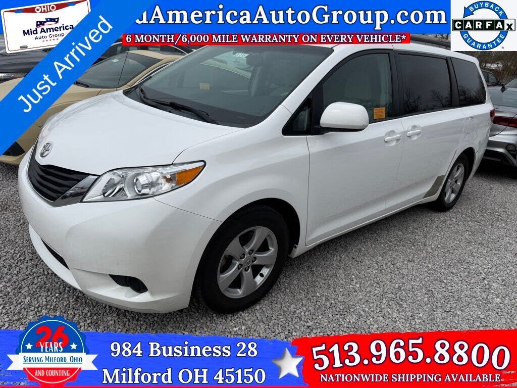 2011 TOYOTA Sienna