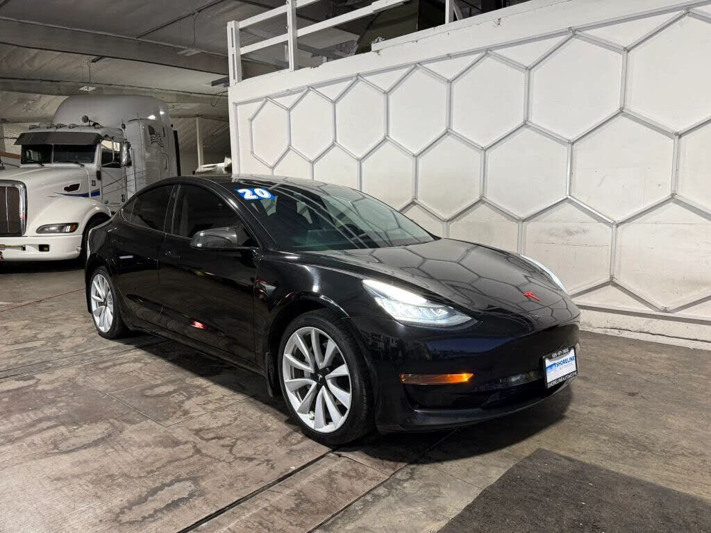 2020 TESLA Model 3