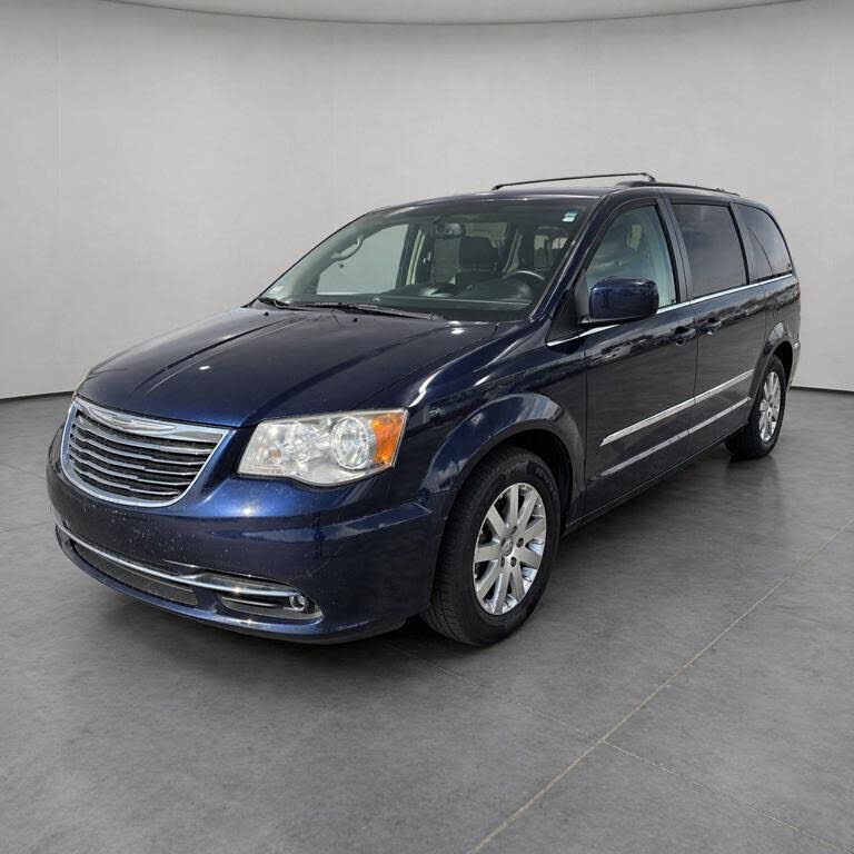 2014 CHRYSLER Town and Country