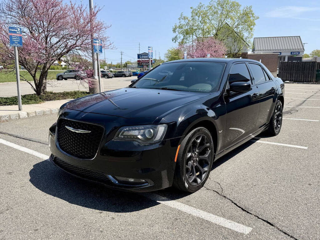 2019 CHRYSLER 300