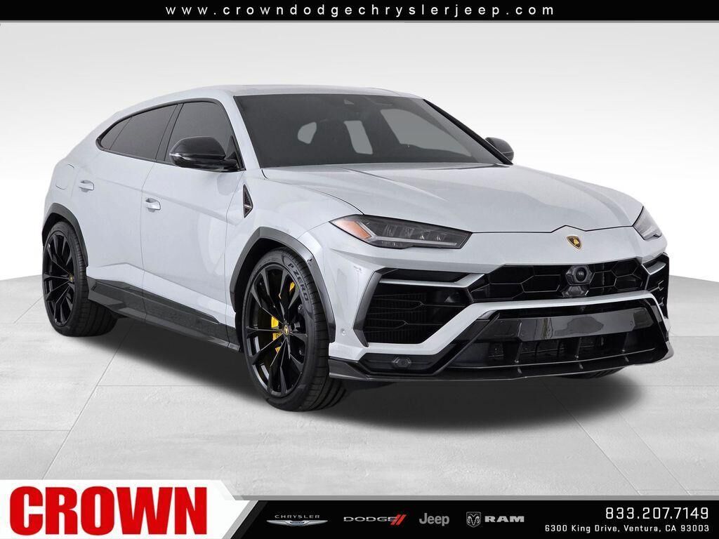 2022 LAMBORGHINI URUS