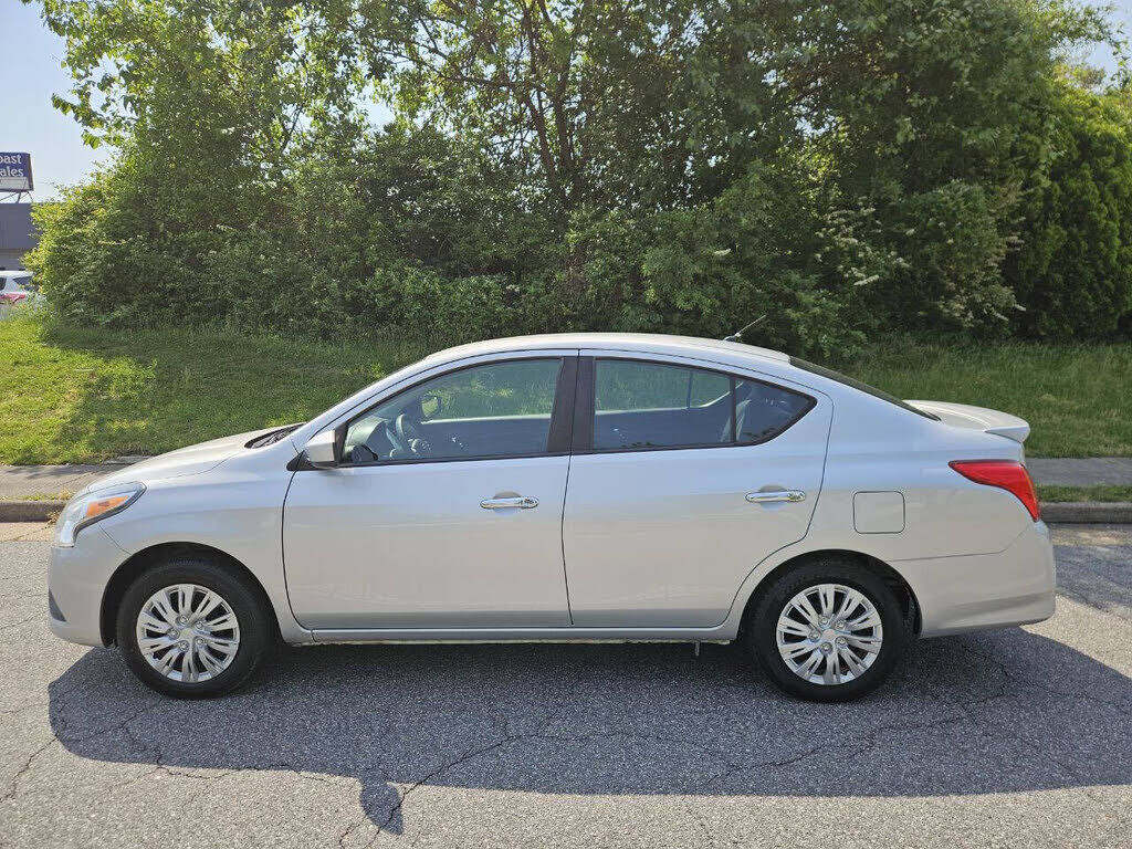 2017 NISSAN Versa