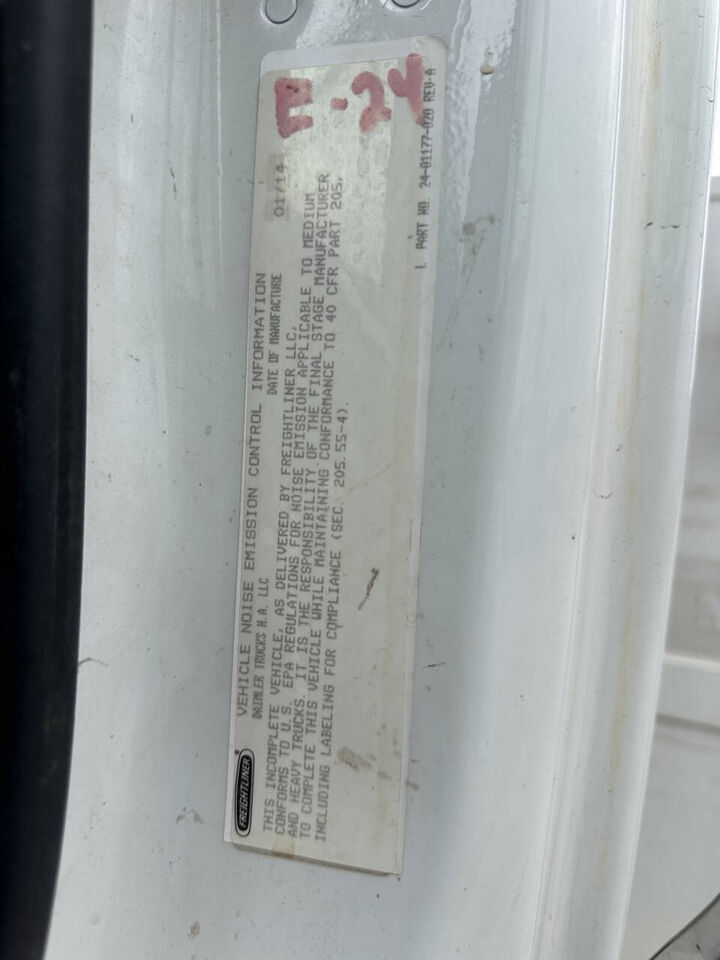 2015 FREIGHTLINER M2