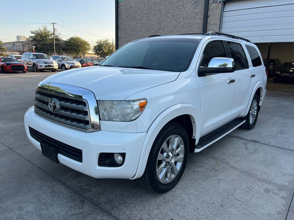 2013 TOYOTA Sequoia