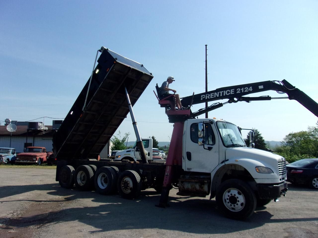 2012 FREIGHTLINER M2