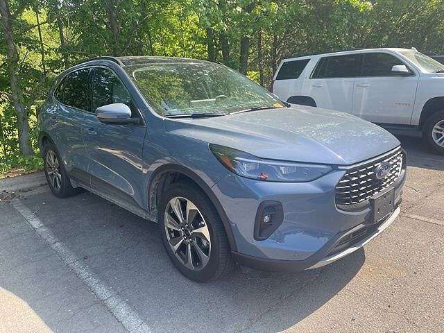 2024 FORD Escape
