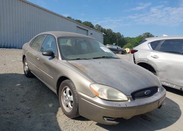 2004 FORD Taurus