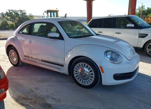 2013 VOLKSWAGEN Beetle