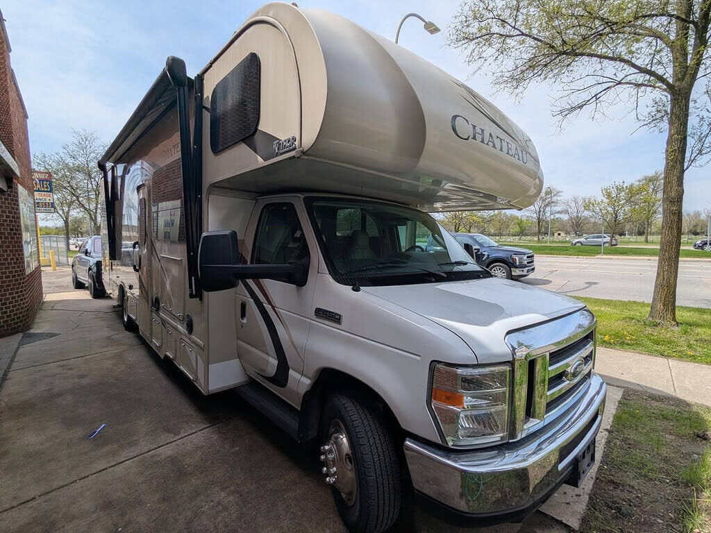 2017 FORD E-450